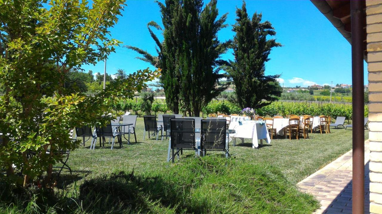 Agriturismo La Capezzagna Рипа-Театина Экстерьер фото